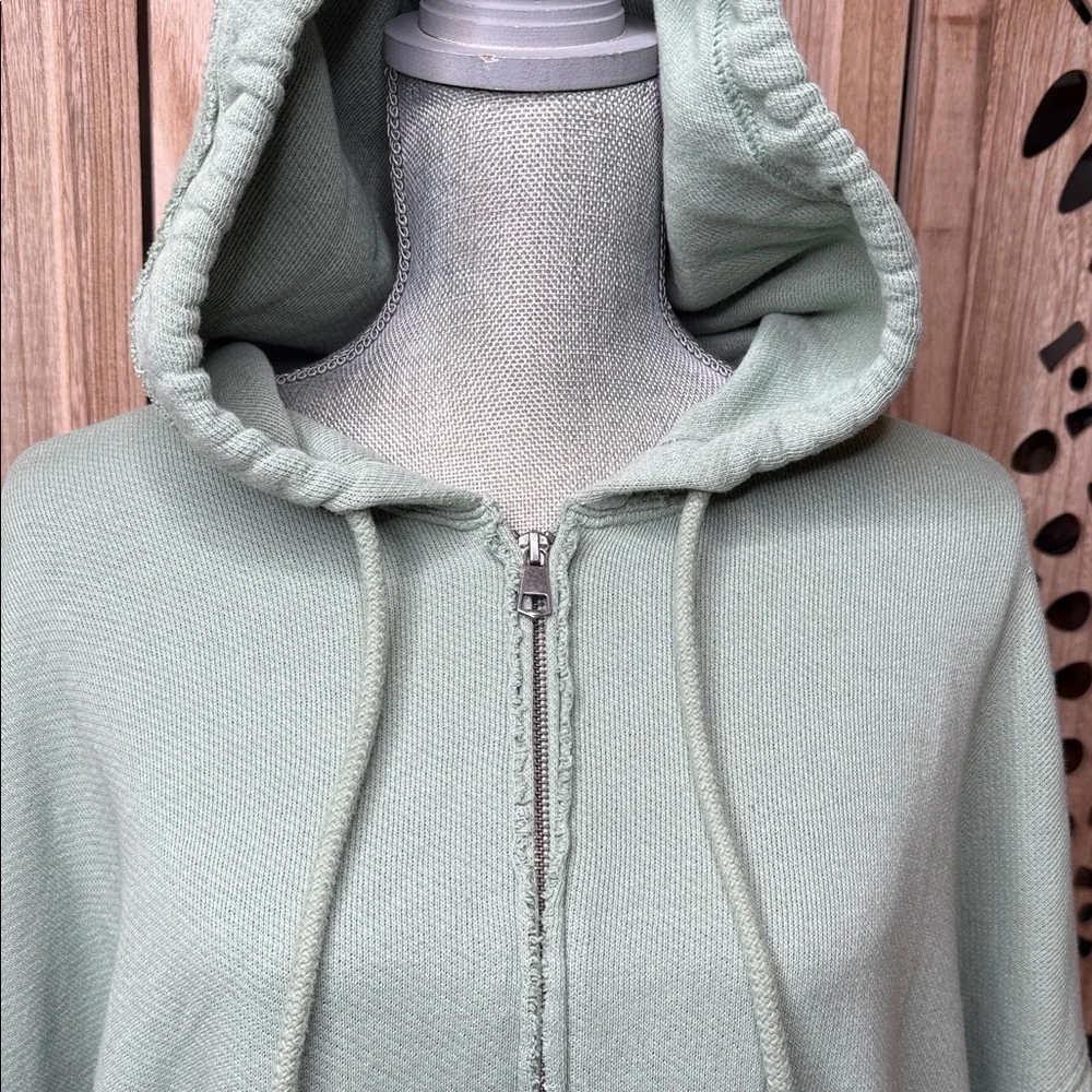 American Eagle Outfitters Green Hoodie Sweater - Picture 2 of 9